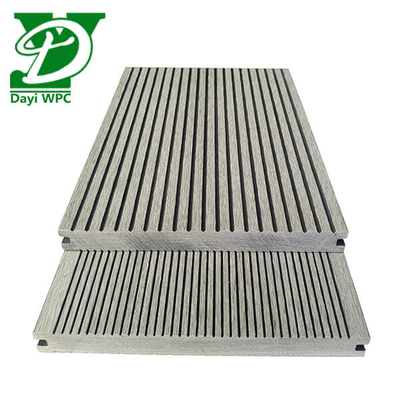 Dauerhafte WPC-Decking für Pool- und Gartenbereiche