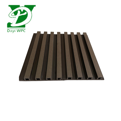 Anpassbare WPC-Fluted-Wandplatte Gesamtlösung für Outdoor-Projekte