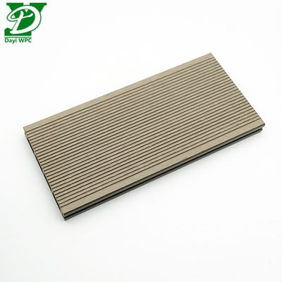 Außenholles WPC-Decking mit tief geprägter Wasserdichtheit