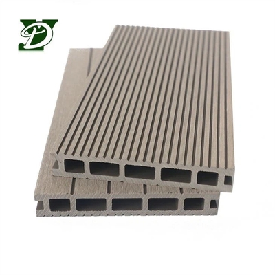 Moderne Hohl-WPC-Decking für den privaten Garten