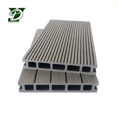 Witterungsbeständiges, wartungsarmes WPC-Decking